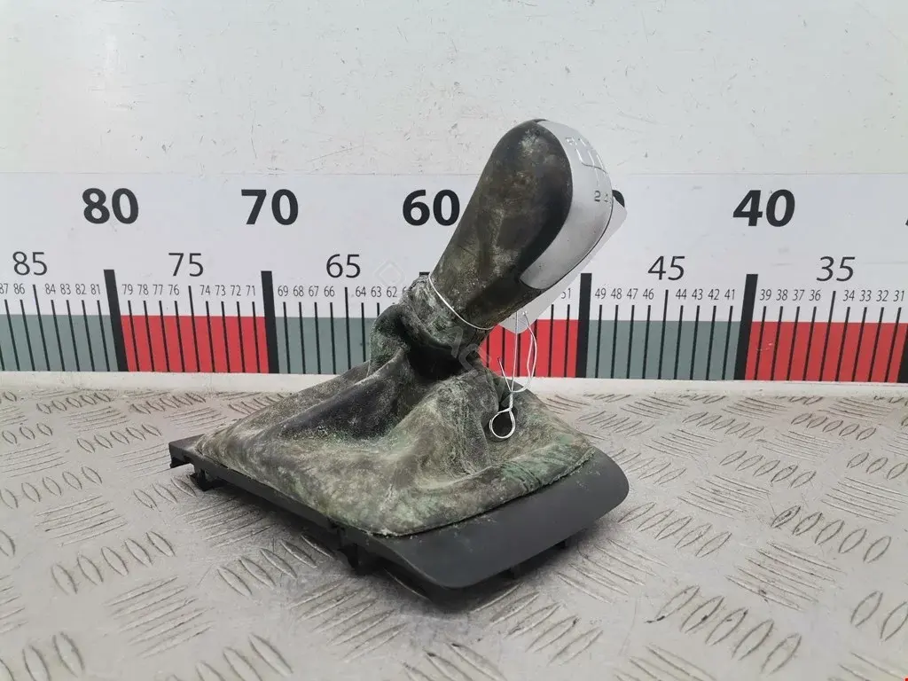 Ручка КПП 1Z0711141K