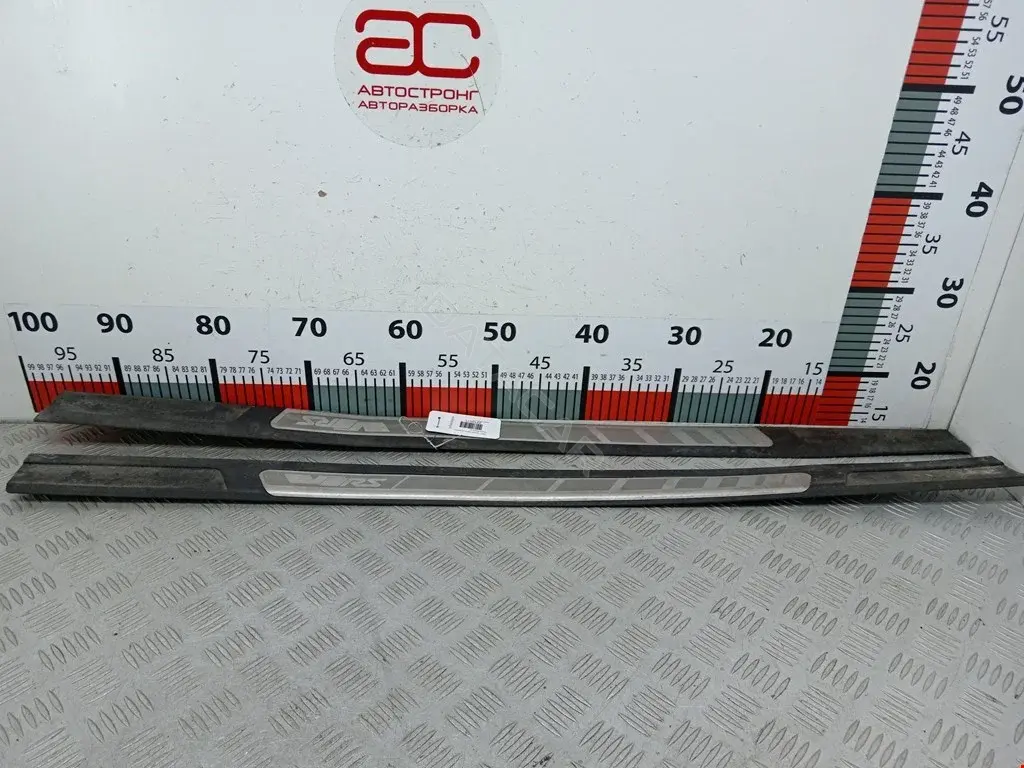 Накладка на порог 1Z0853491