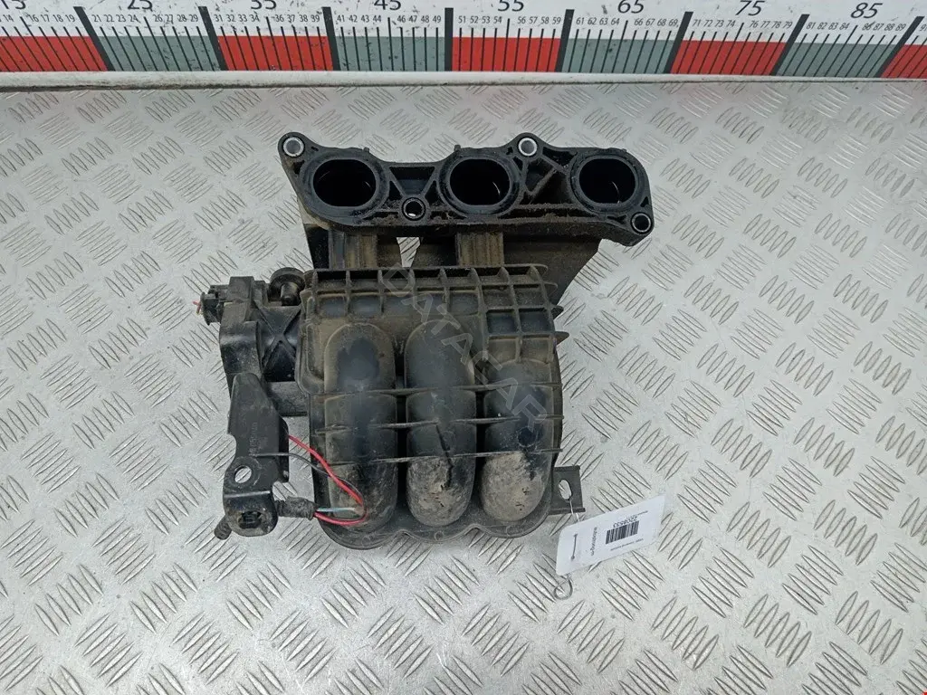 Коллектор впускной MN143824