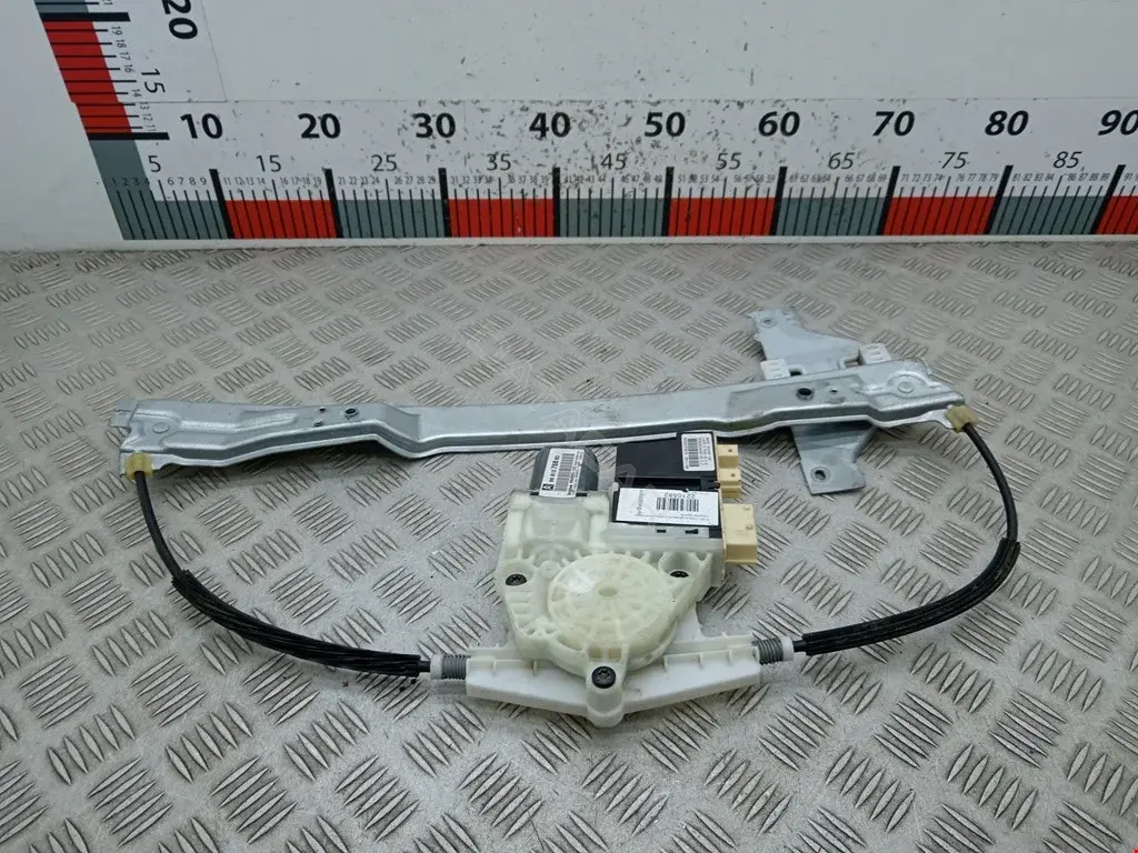 Стеклоподъемник 012406, 01SKV722, 05371802