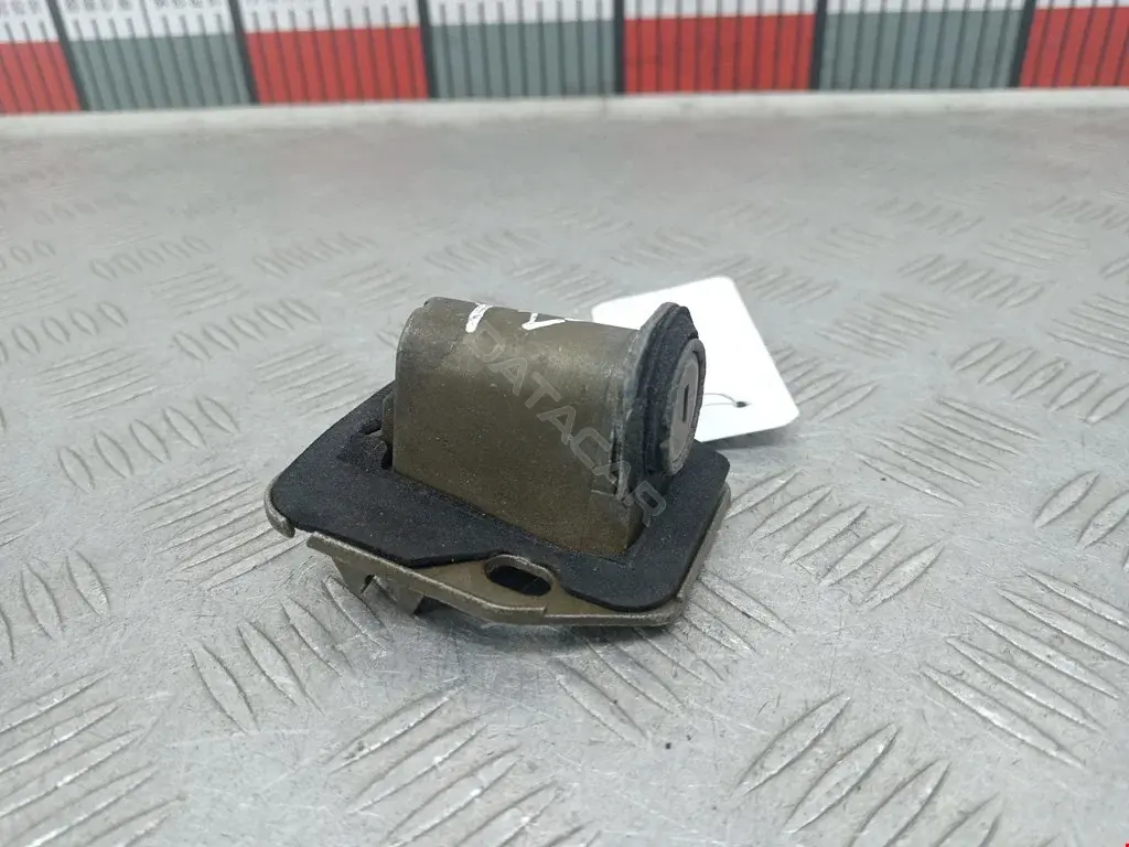 Личинка замка двери 8200131543