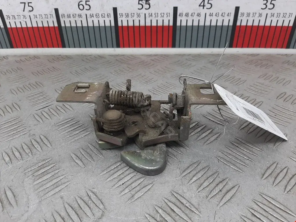 Замок капота YM2116700AC