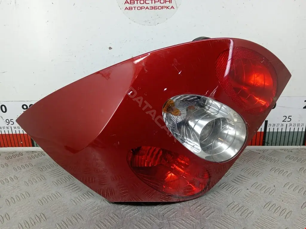 Задние фонари 110327012, 11A327012B, 4348936