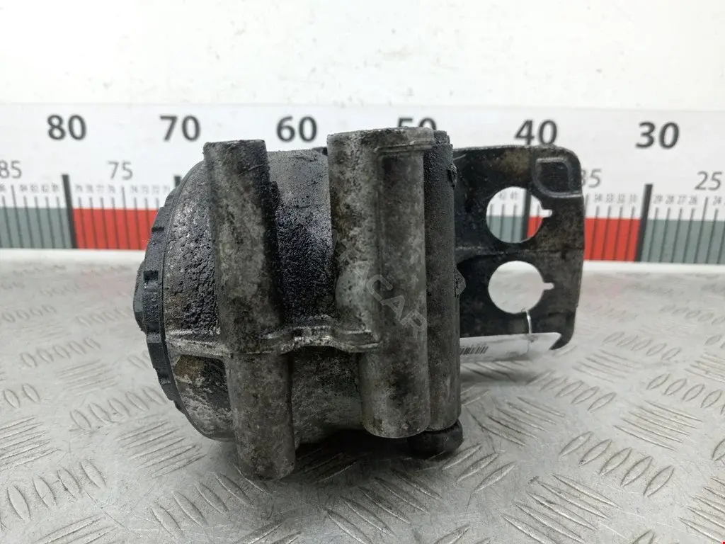 Корпус масляного фильтра C2S48037