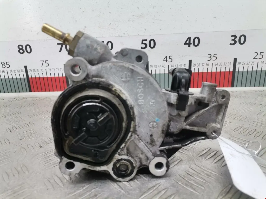 Вакуумный насос 1760A241