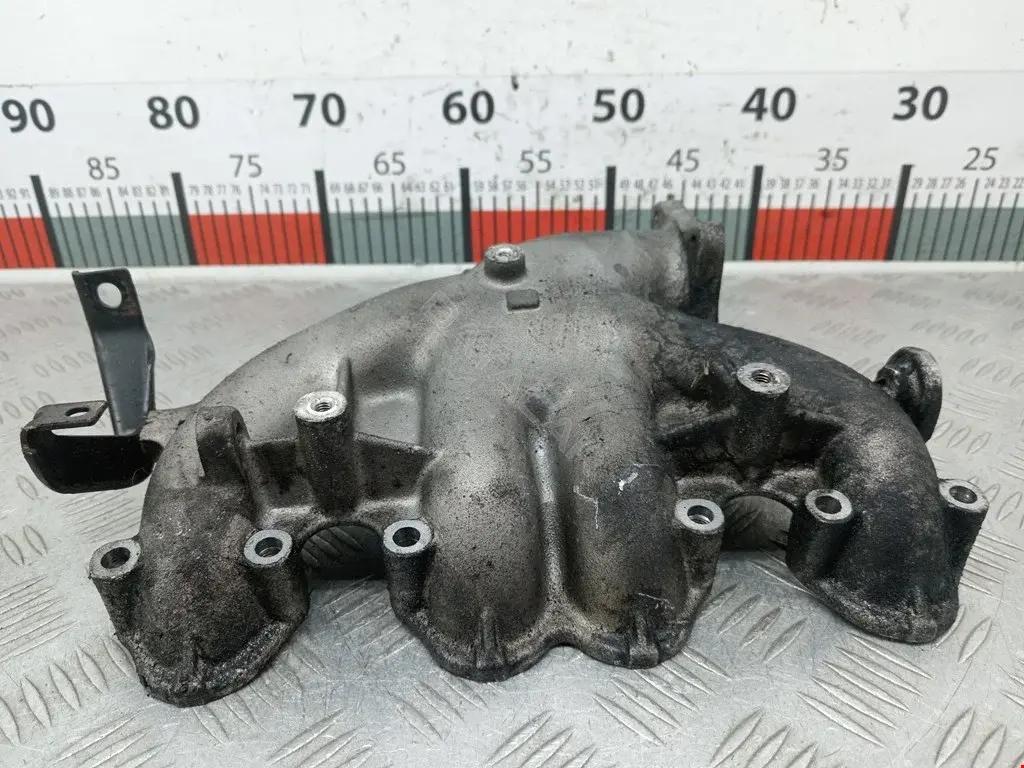 Коллектор впускной 03G129713B