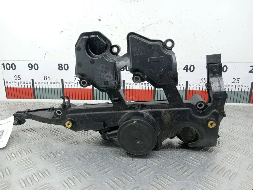 Клапан картерных газов 8200608360