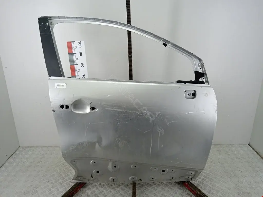 Дверь 801001400R
