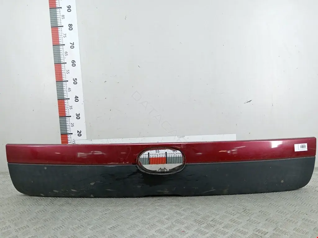 Накладка крышки багажника 8200188539