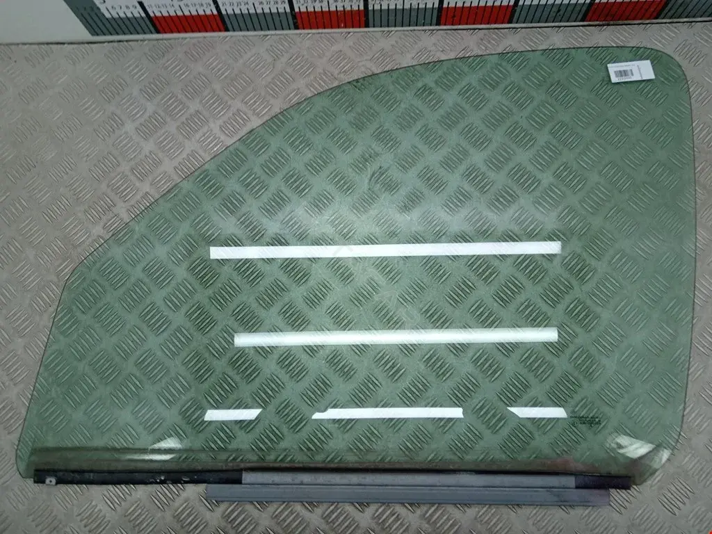 Стекло двери 7701470545