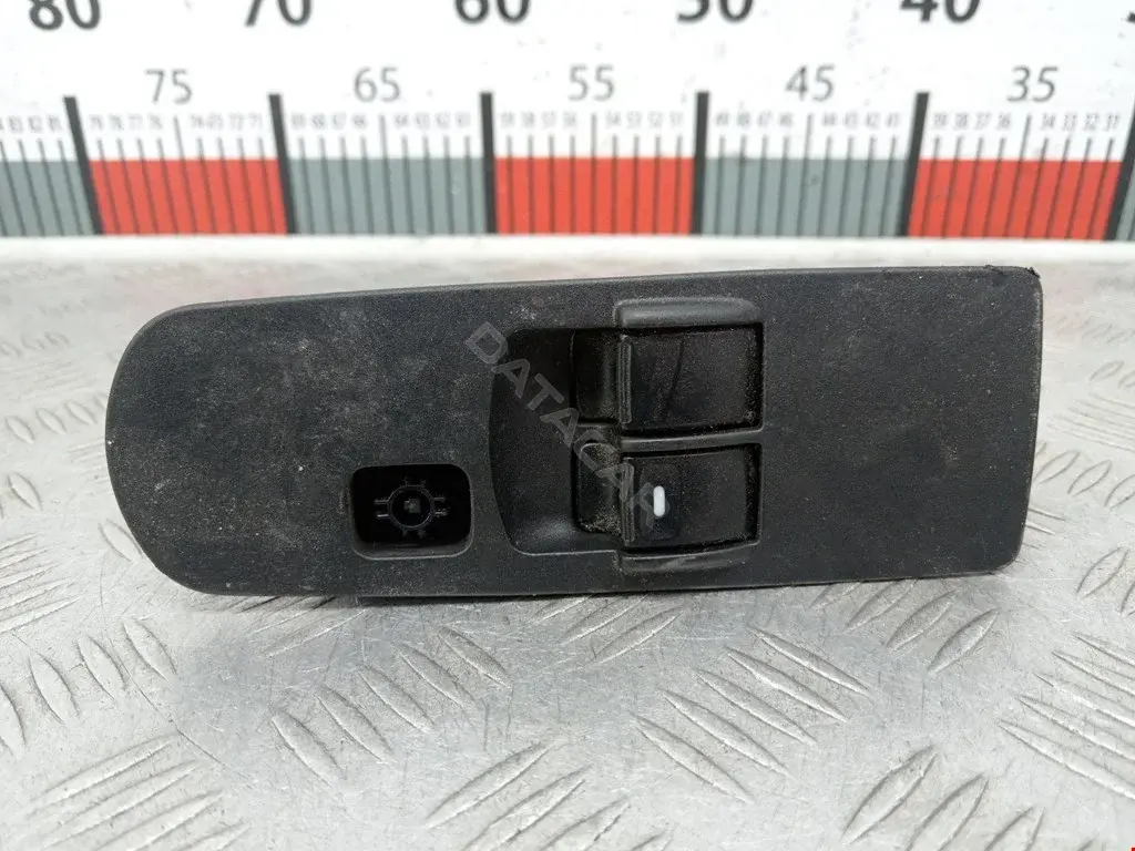Блок управления стеклоподъемниками MR587959