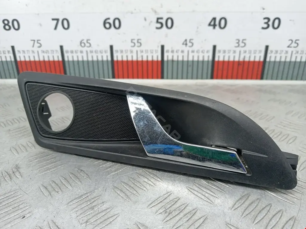 Ручка двери 1Z0837222