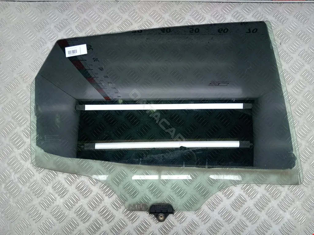Стекло двери 1J675236, 834211P000