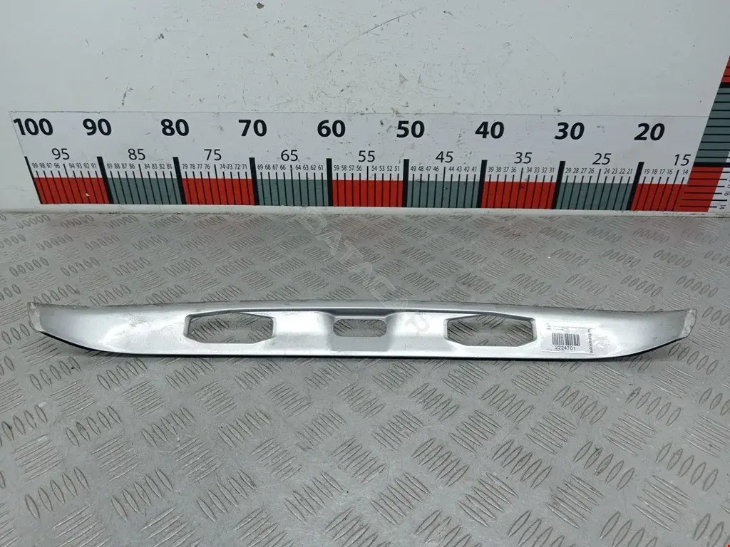 Накладка крышки багажника 2224701