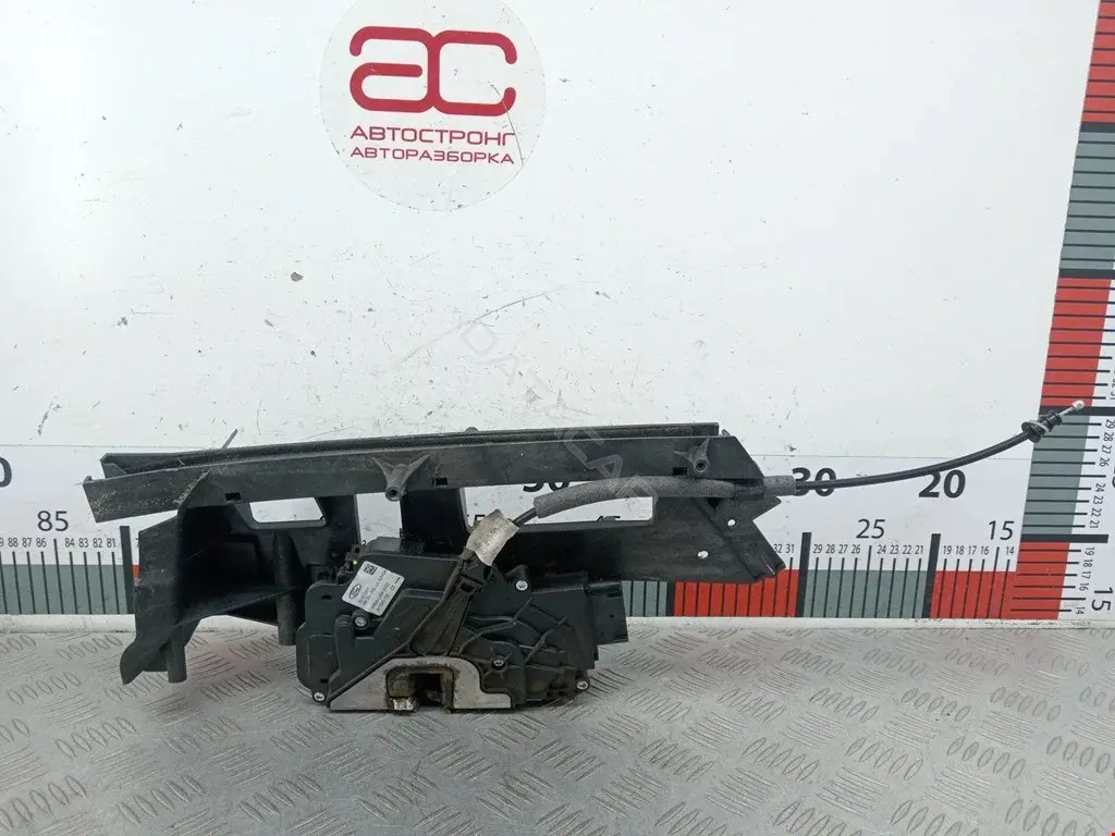 Замок двери AM5AU26413-CC