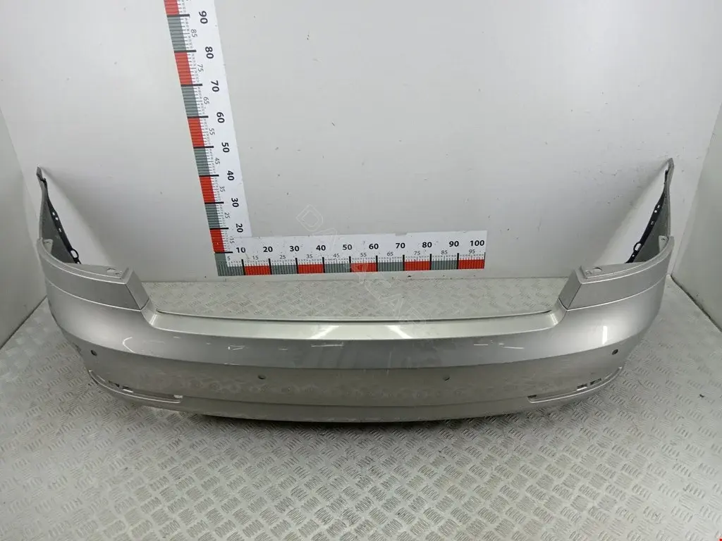 Задний бампер 1ZU807417, 1ZU807421