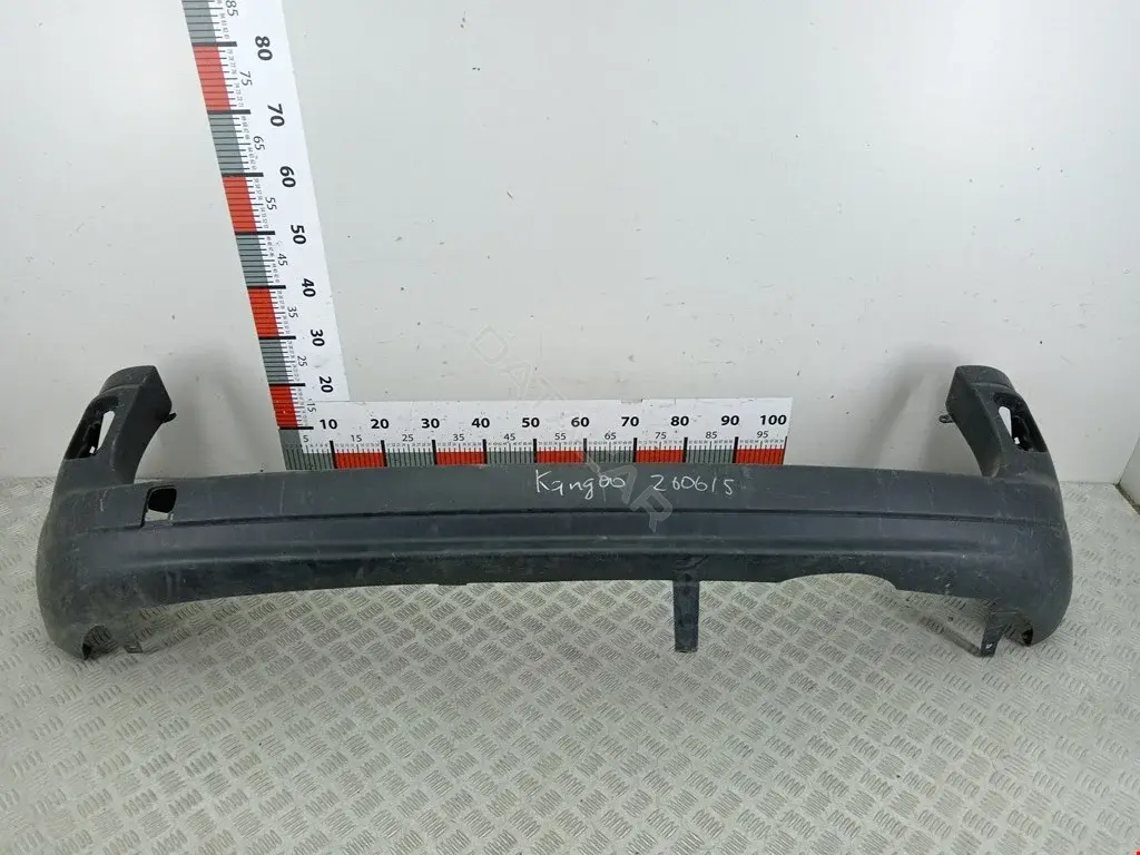 Задний бампер 8200436722