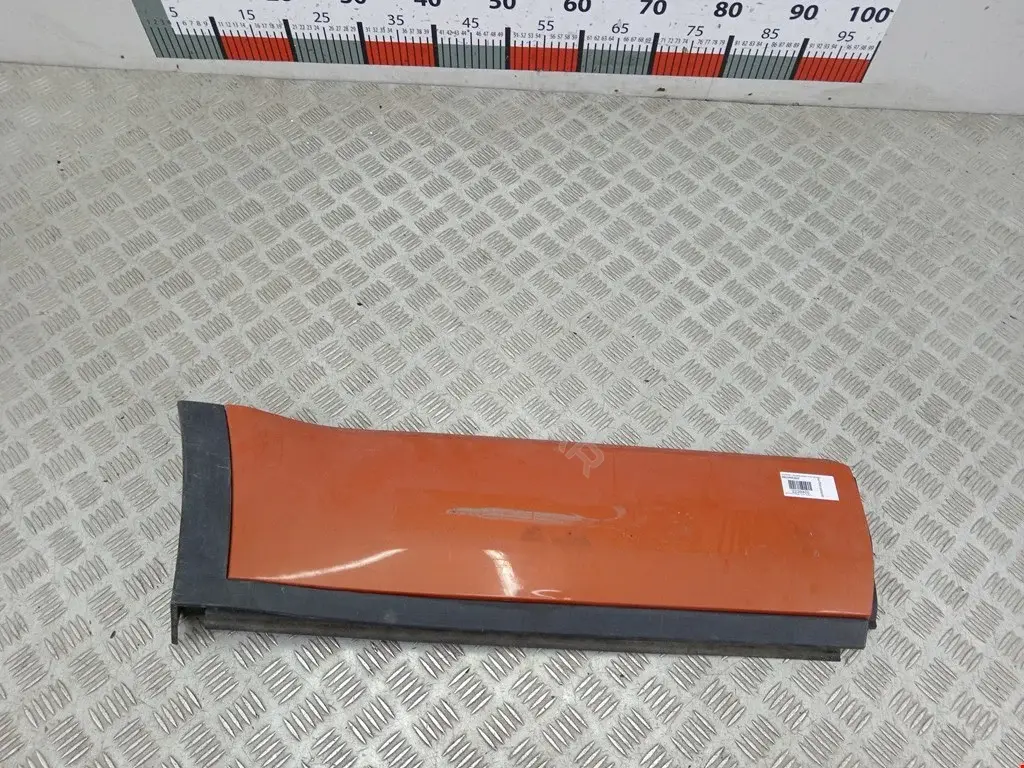 Молдинг двери BJ3M274A48B