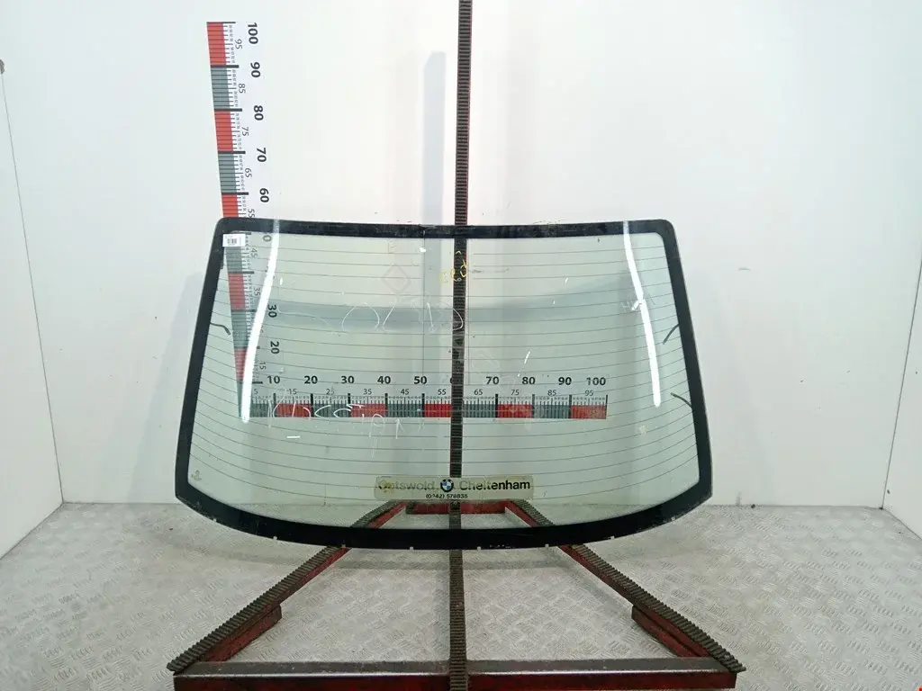 Заднее стекло 51318181395