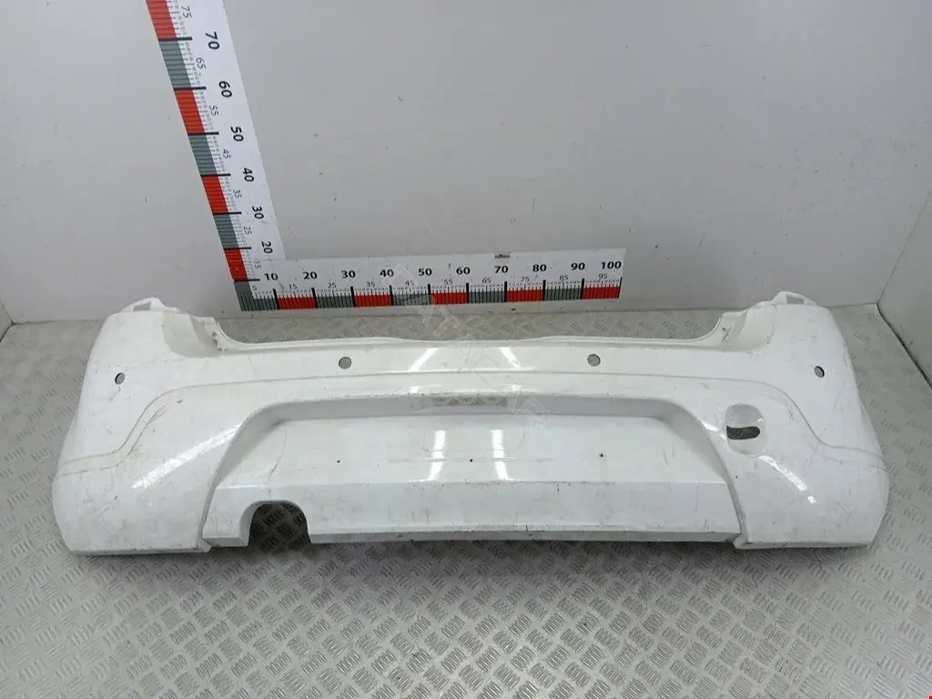 Задний бампер 8200911893