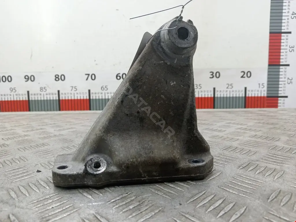 Кронштейн двигателя A1122232004