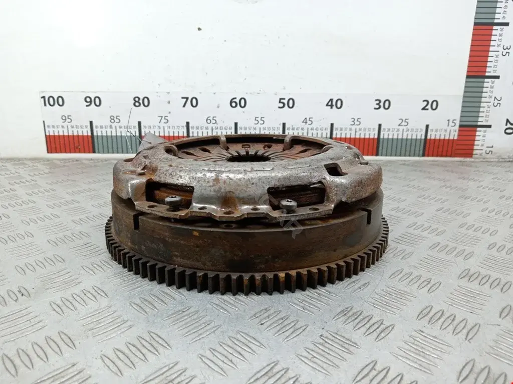 Маховик 98452703