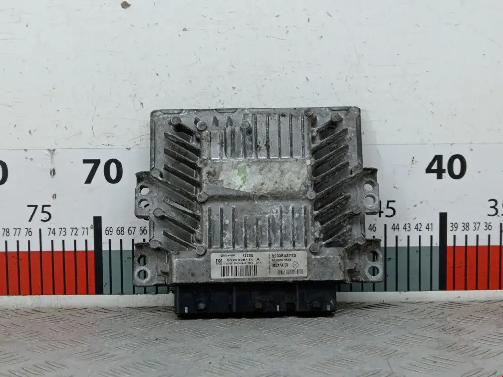 Блок управления двигателем 8200542288, S122326114