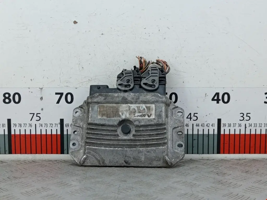 Блок управления двигателем 8200321263, 8200387138