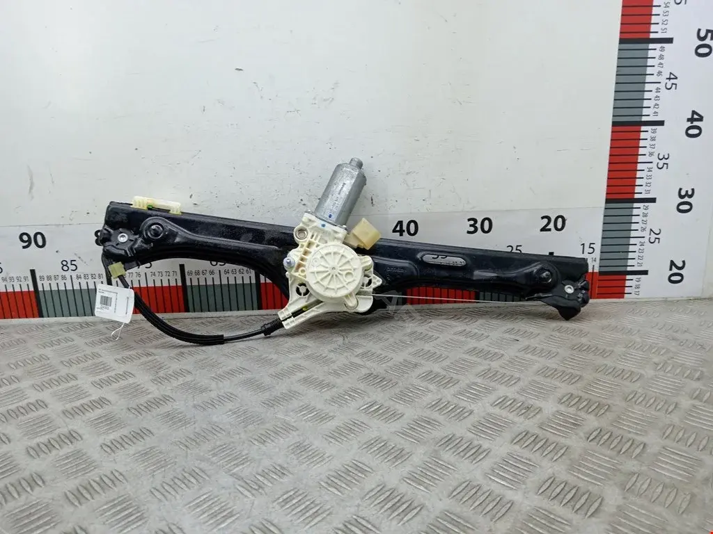 Стеклоподъемник 0011018537, 01SKV643, 503102