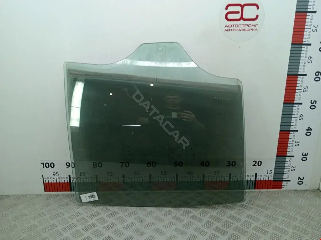 Стекло двери 51358223810