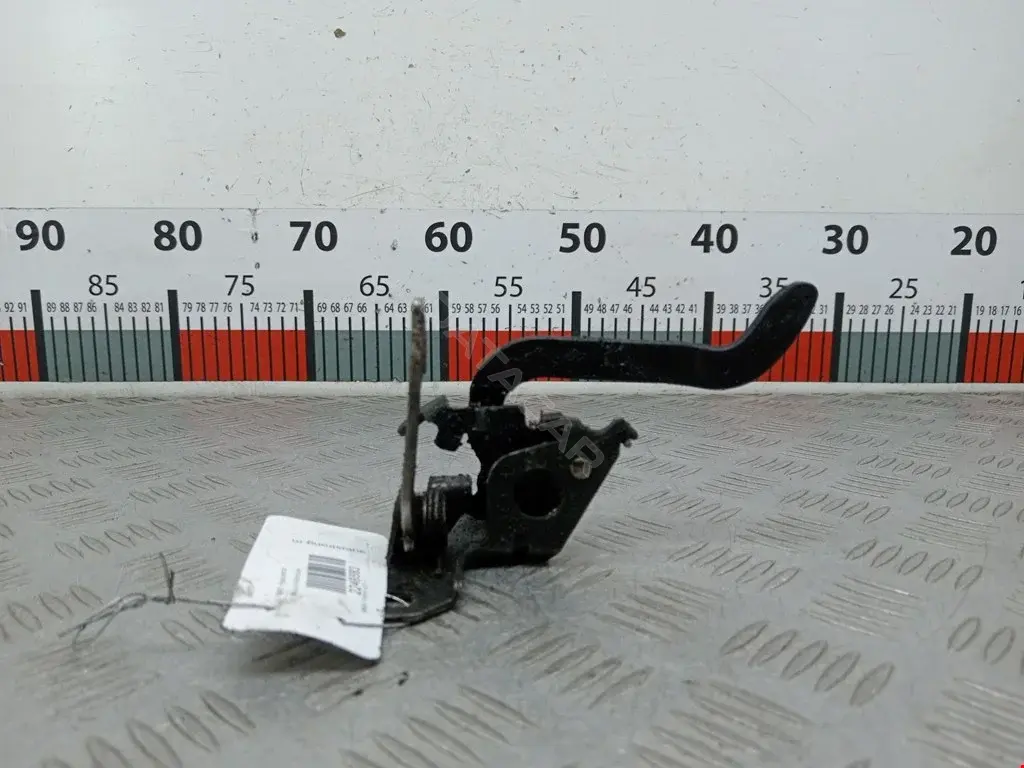 Замок капота 51238232129, 8232129
