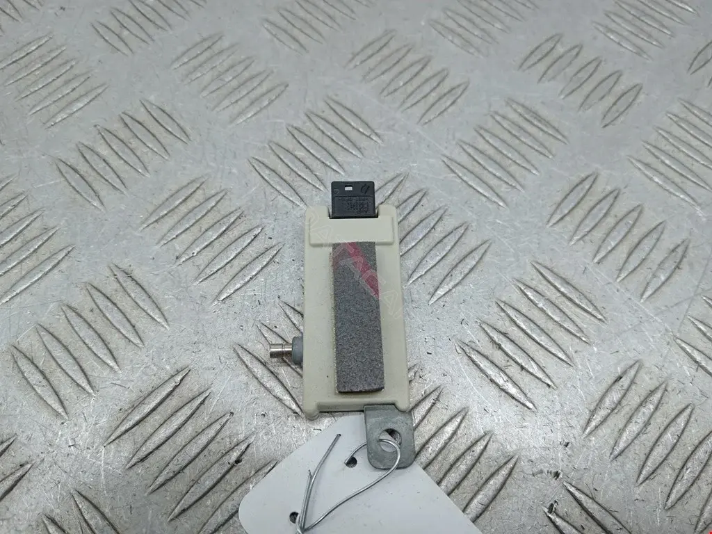 Усилитель антенны 65248361507