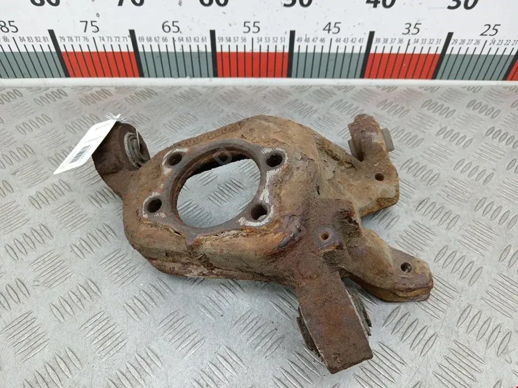 Поворотный кулак 2250553