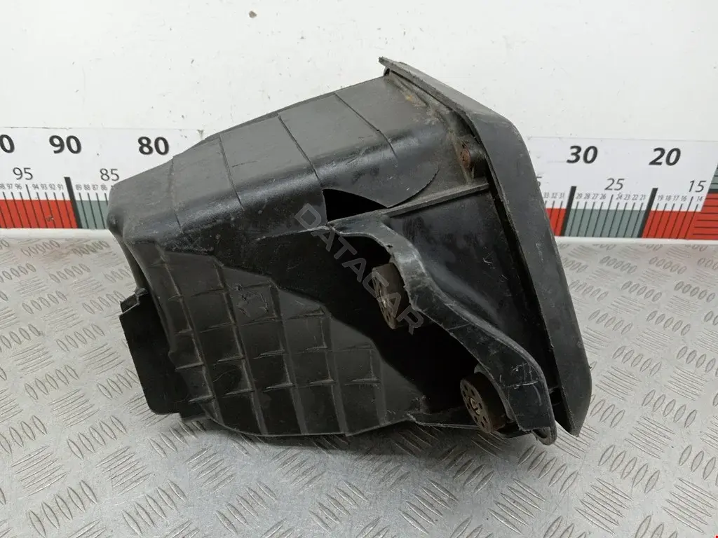 Корпус воздушного фильтра 13717508710, 7508710