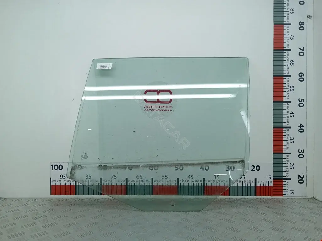 Стекло двери 51357044191