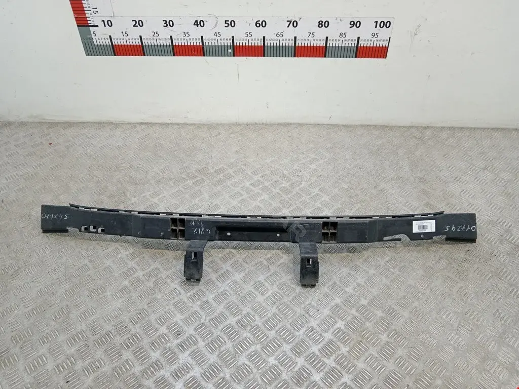 Кронштейн-направляющая бампера A2128850565