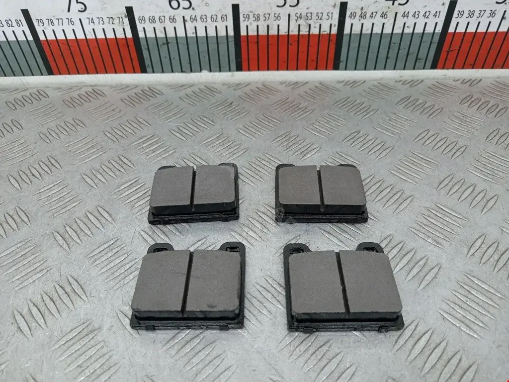 Тормозные колодки 861698151A, PBP105