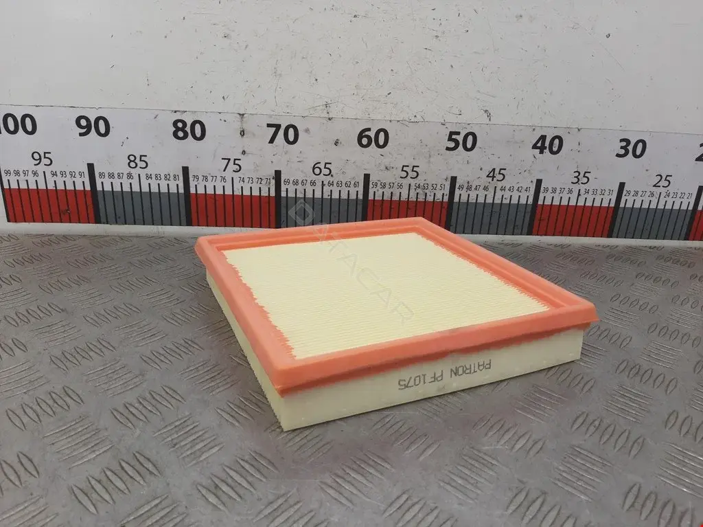 Воздушный фильтр 13721247404, LA1125, PF1075