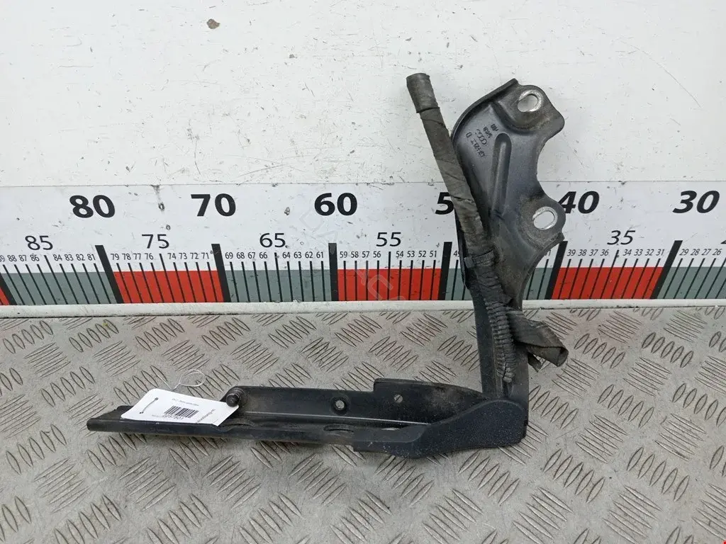 Петля капота 4G0823301D