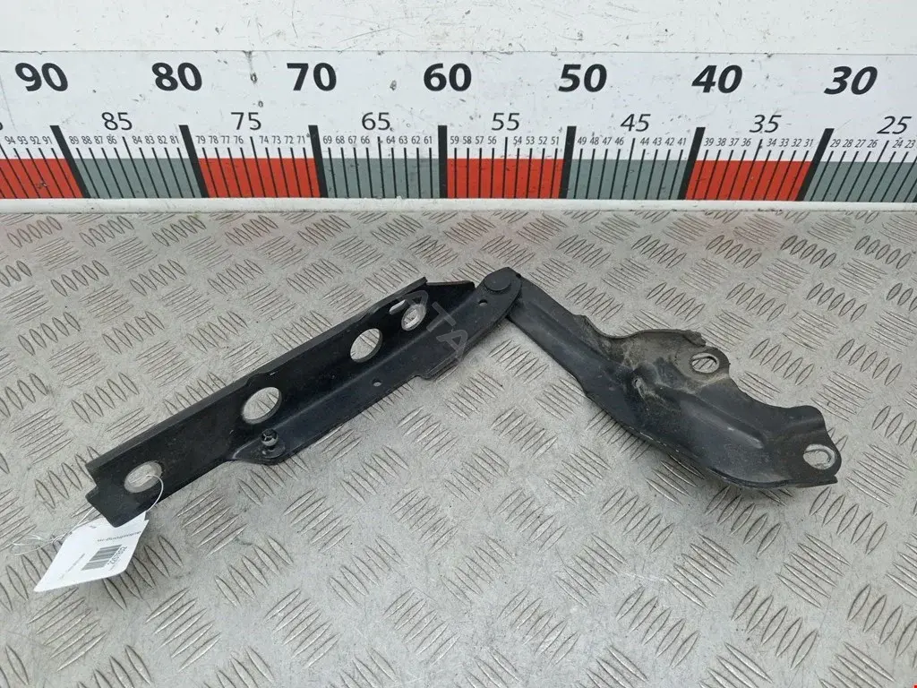 Петля капота 4G0823302D