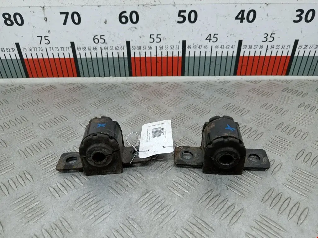 Скоба стабилизатора C2P13647, C2Z4717