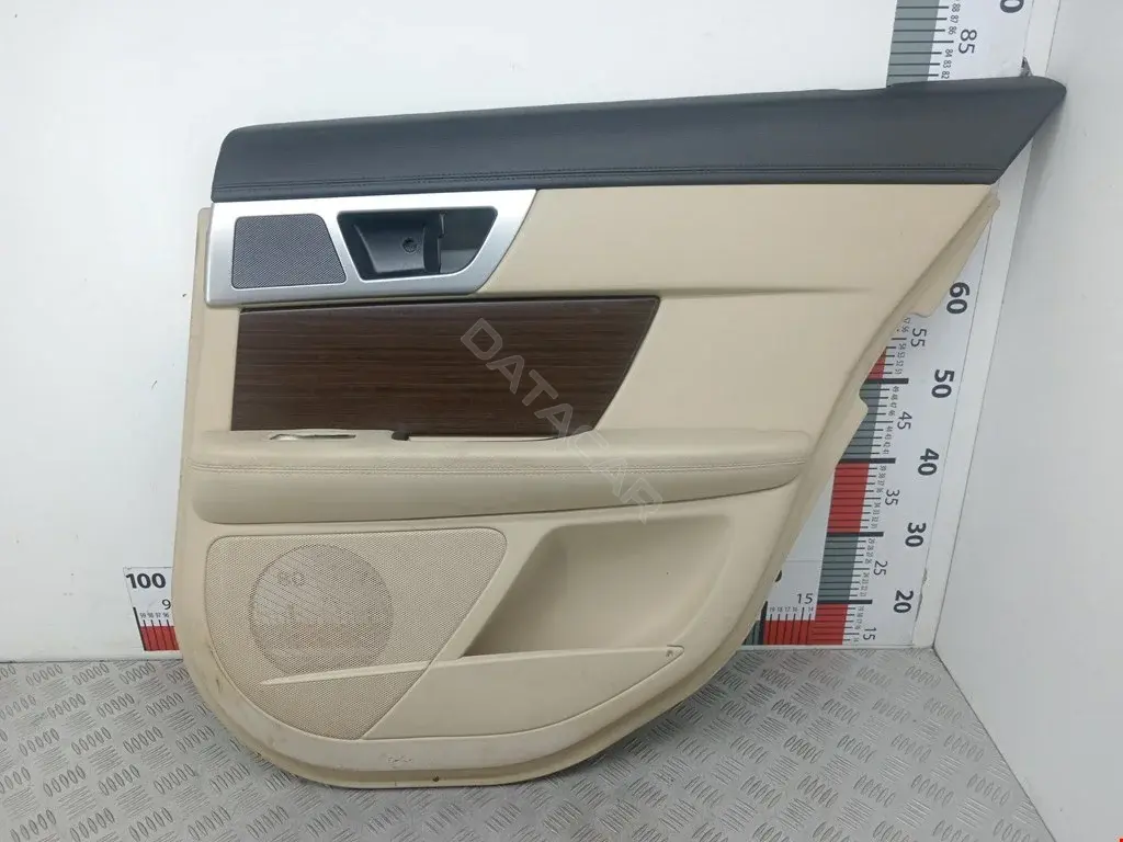 Дверная карта C2Z23572LJG