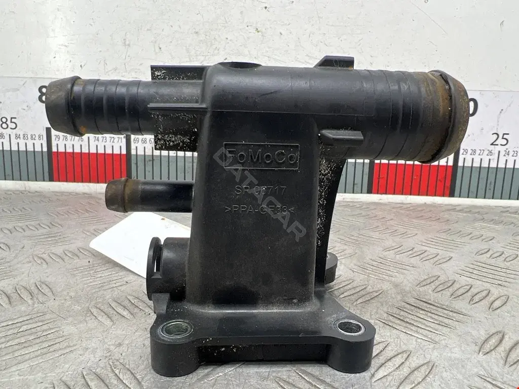 Фланец охлаждающей жидкости DX2E8K556BC