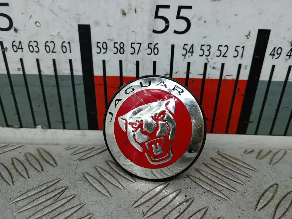 Колпаки на колеса 8W931A096AD