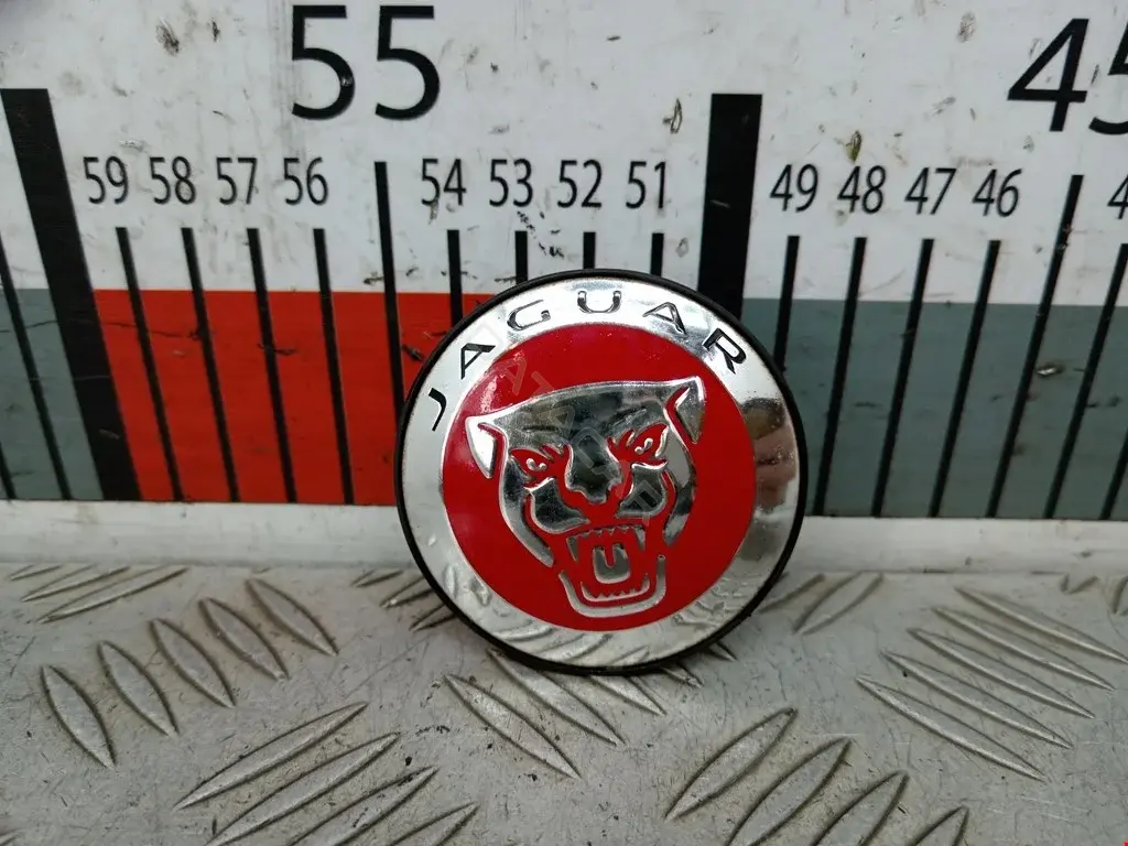 Колпаки на колеса 8W931A096AD