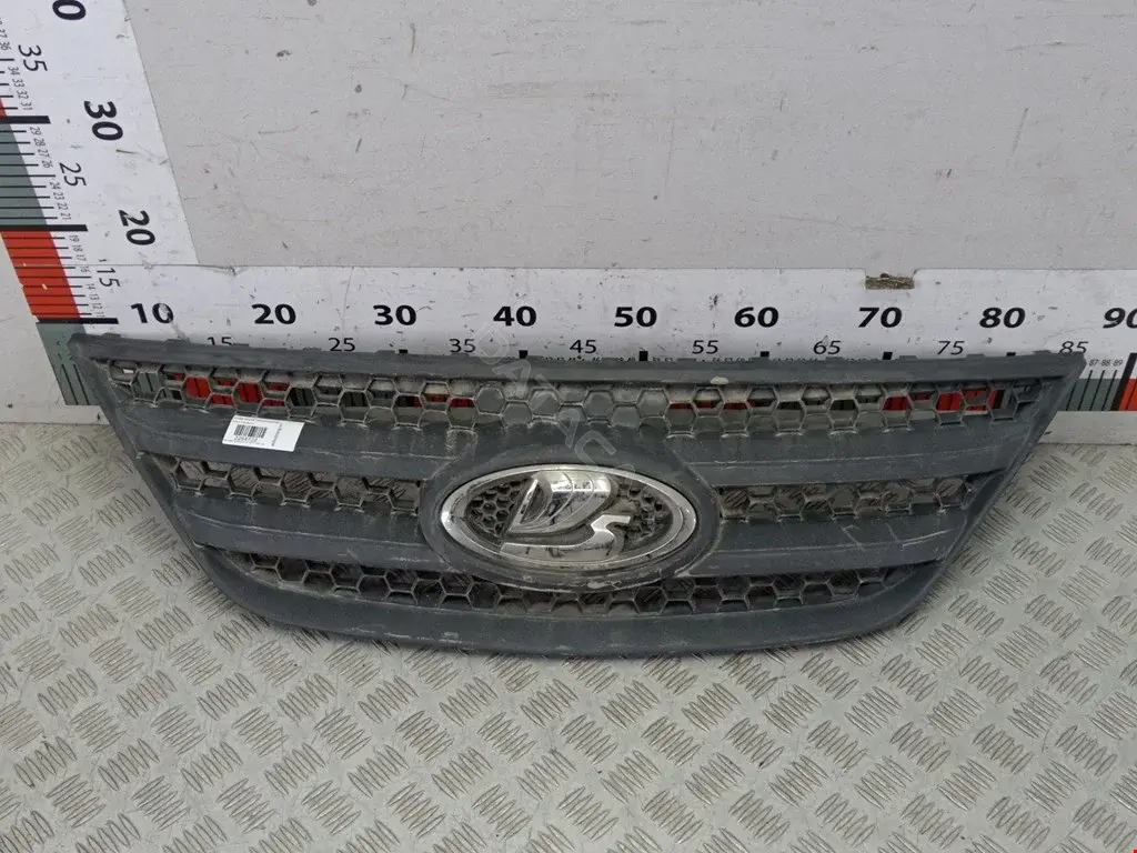 Решетка радиатора 8450000248, 8450091244, OEM3359