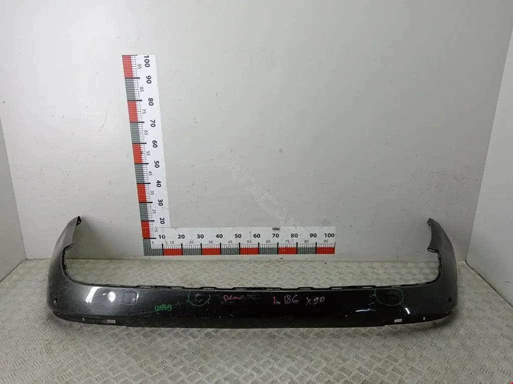 Задний бампер 31353430