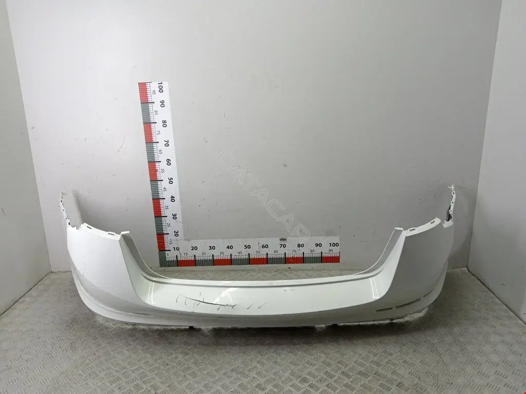 Задний бампер 60U807421D