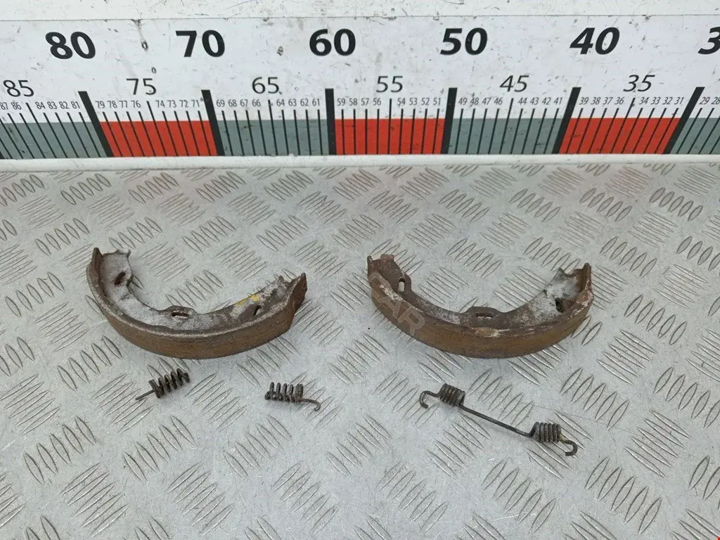 Колодки ручника 2266417