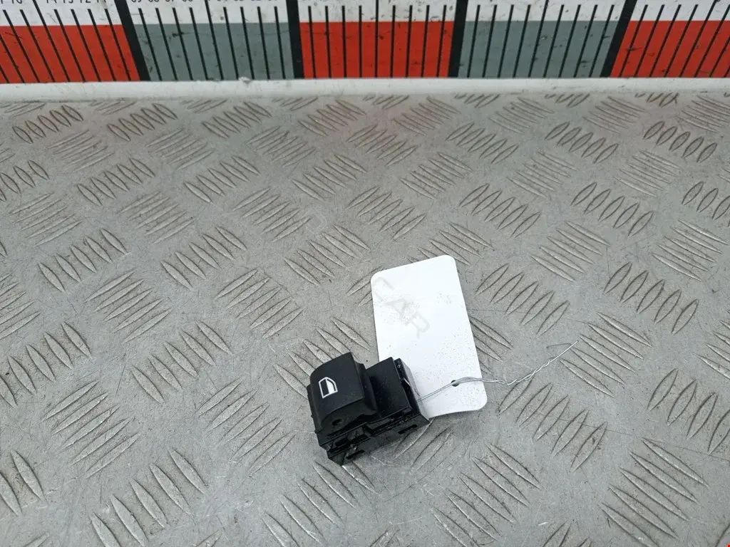 Кнопка стеклоподъемника 61319208107, 9208107